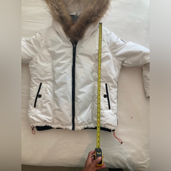 NEW-White Fur-Trimmed Winter Jacket
by Chillax - Picture 4 of 15